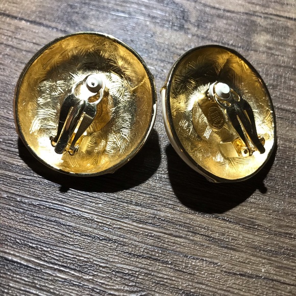 Vintage Givenchy Simulated Pearl Clip On Earrings - Picture 8 of 8